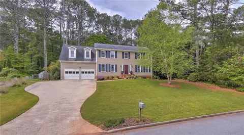 1037 Gwens Trl SW, Lilburn, GA 30047