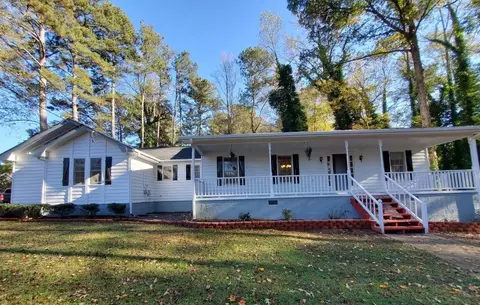 2202 Woodstream Ct SW, Conyers, GA 30094