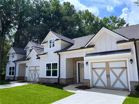 91 Village Ct #9, Cleveland, GA 30528