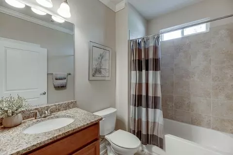 Bath - 317 Townsend St, Grayson, GA 30017 photo 1 of 5