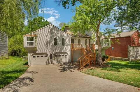 2333 Tapanzee Ln, Lawrenceville, GA 30044
