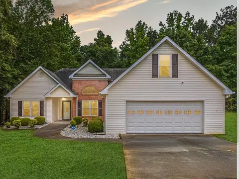 25 Summer Walk Cir, Covington, GA 30016