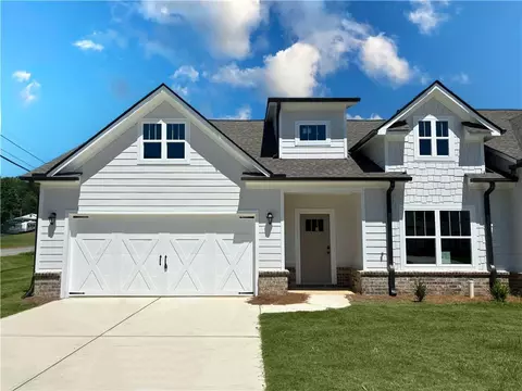 44 Village Ct #14, Cleveland, GA 30528