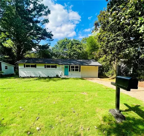 1365 Shoreham Dr, Atlanta, GA 30349