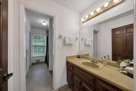 Bath - 88 Wynn Dr, Hampton, GA 30228 photo 4 of 4