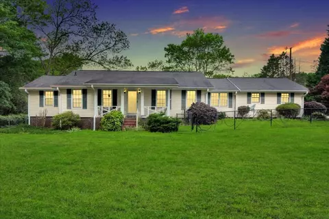 88 Wynn Dr, Hampton, GA 30228