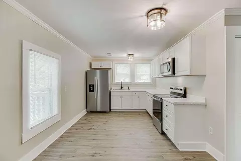 Kitchen - 344 Falls Rd, Toccoa, GA 30577 photo 2 of 5