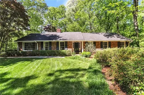 1600 Cave Rd NW, Atlanta, GA 30327