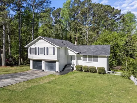 557 Rue Montaigne, Stone Mountain, GA 30083