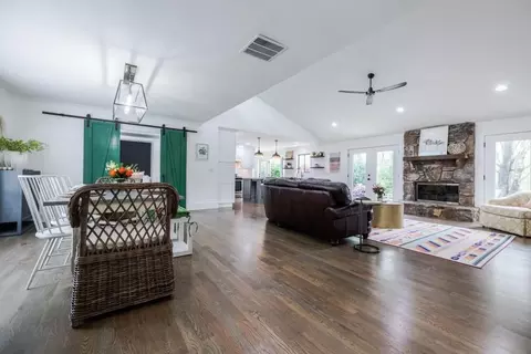600 Creekwood Dr, Marietta, GA 30068