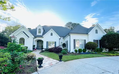 7545 Saint Marlo Country Club Pkwy, Duluth, GA 30097