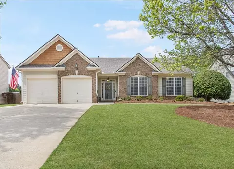 6730 River Island Cir, Buford, GA 30518