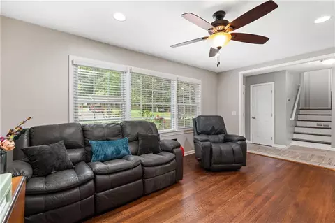 3001 Whispering Hills Dr, Chamblee, GA 30341 photo 4