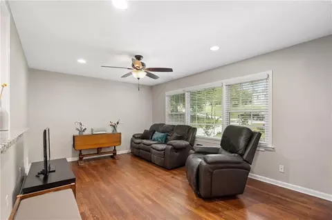 3001 Whispering Hills Dr, Chamblee, GA 30341 photo 3