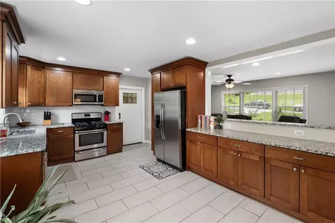 3001 Whispering Hills Dr, Chamblee, GA 30341 photo 8