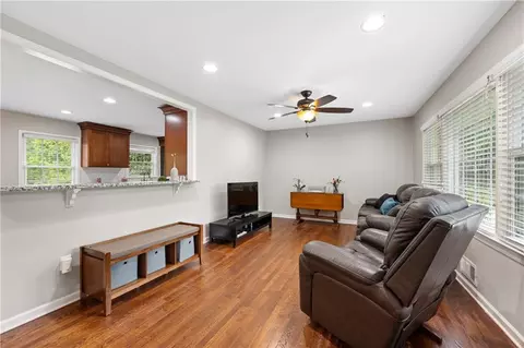 3001 Whispering Hills Dr, Chamblee, GA 30341 photo 2