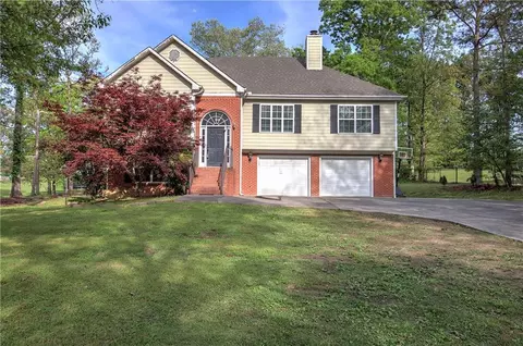 122 Richland St SE, Calhoun, GA 30701