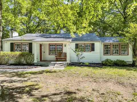 41 Buena Vista St, Winder, GA 30680