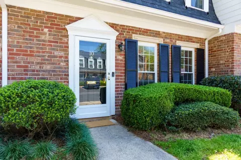 10 Spring Green Pl NW, Atlanta, GA 30318