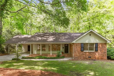 1006 Vistavia Cir, Decatur, GA 30033