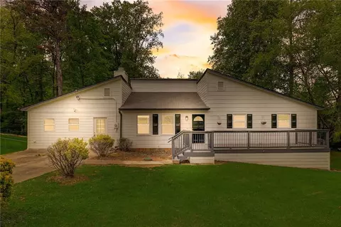 5668 Macedin Dr, Douglasville, GA 30135