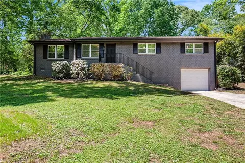 5559 Forest Dr, Acworth, GA 30102