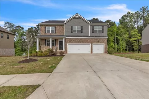 8016 Louis Dr, Locust Grove, GA 30248
