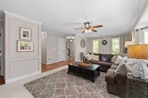5070 Kings Wood Dr NE, Roswell, GA 30075
