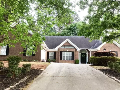 2945 Cove Crossing Dr, Lawrenceville, GA 30045