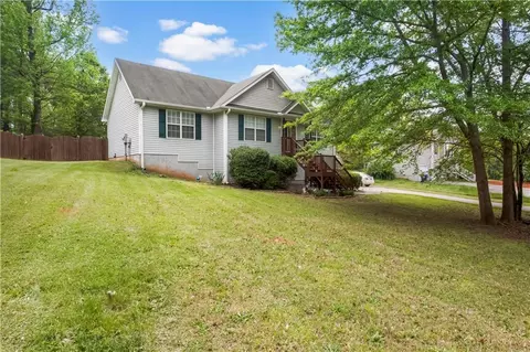 76 Wildwood Dr, Temple, GA 30179