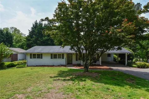 1240 Longview Dr, Gainesville, GA 30501