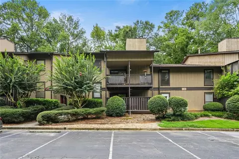 401 River Run Dr, Sandy Springs, GA 30350