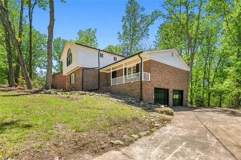 3271 Rockview Dr, Lithonia, GA 30038