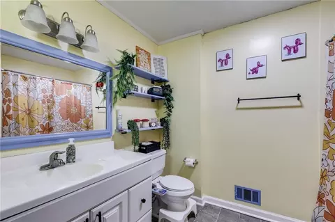 Bath - 430 Gilley Rd, Buchanan, GA 30113 photo 2 of 3