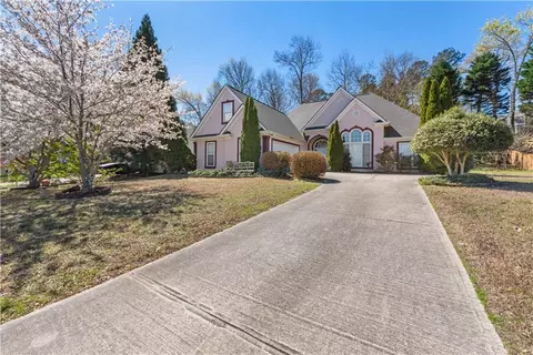 2239 Cluster Ln, Grayson, GA 30017