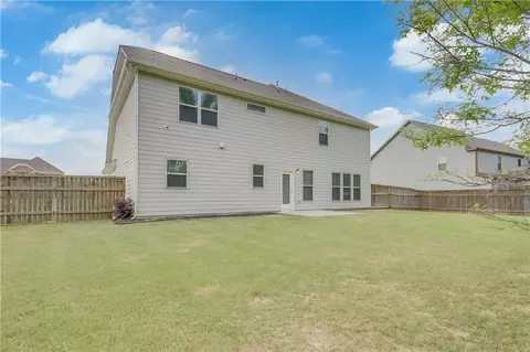 Exterior - 175 Calverton Ln, Tyrone, GA 30290 photo 5 of 9