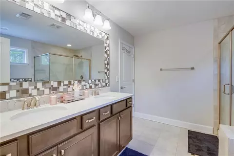 Bath - 175 Calverton Ln, Tyrone, GA 30290 photo 2 of 5