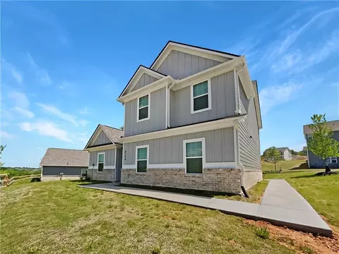 6156 Nathaniel Ln, Fairburn, GA 30213