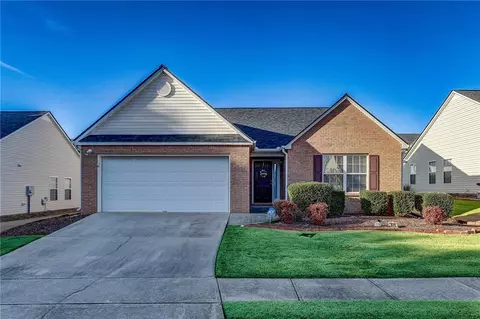 975 Village View Cir, Loganville, GA 30052