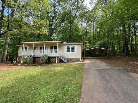 135 Lakeview Dr, Stockbridge, GA 30281