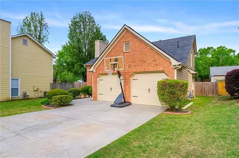 320 Devon Ct, Alpharetta, GA 30004 photo 3