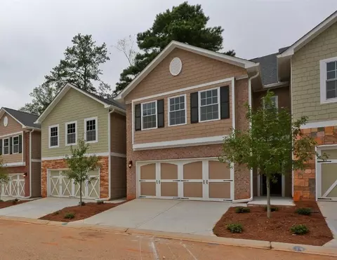 2855 Jordan Oaks Ln, Decatur, GA 30033