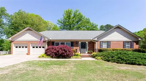 2149 Meadow Crest Ter, Snellville, GA 30078
