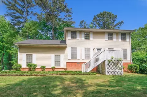 6520 Swift Creek Dr, Lithonia, GA 30058