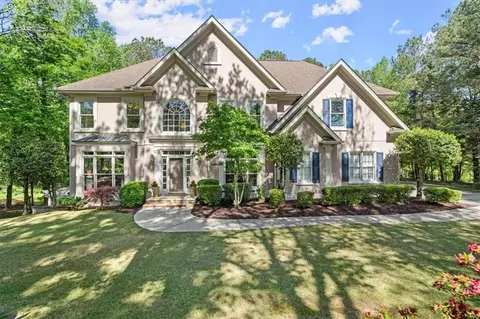 520 Champions Hills Dr, Alpharetta, GA 30004