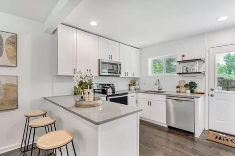 1646 Hollyhock Ter, Decatur, GA 30032