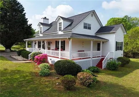 23 Huntingdon Dr, Cleveland, GA 30528