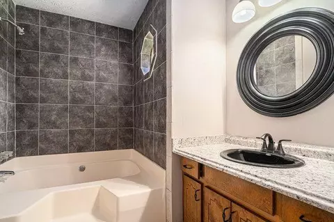 Bath - 235 Rustic Rd, Stockbridge, GA 30281 photo 2 of 4