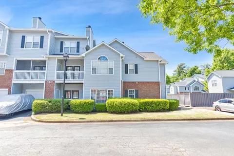 1102 Vinings Forest Ln SE, Smyrna, GA 30080