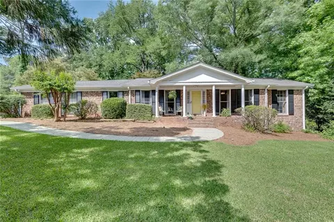 223 Linda Dr, Tucker, GA 30084